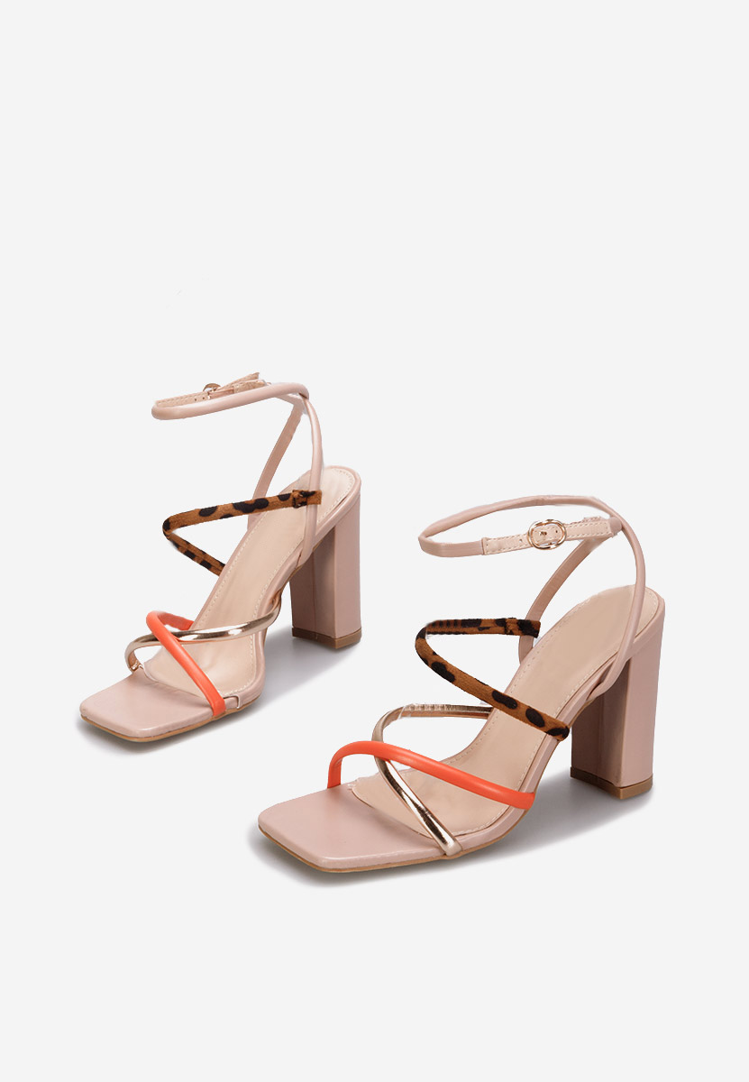 Sandale s petu Kane nude