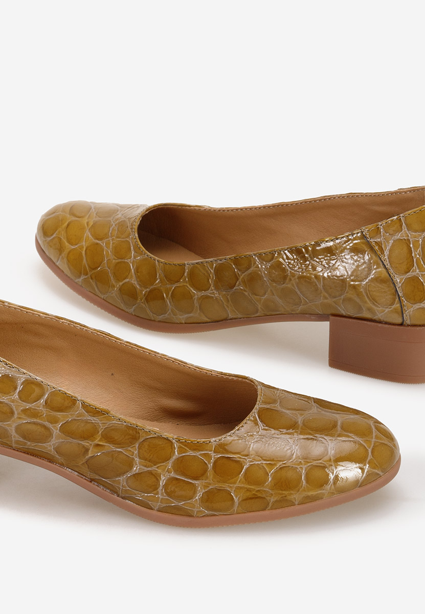 Salonke na malu petu Montremy V5 deva