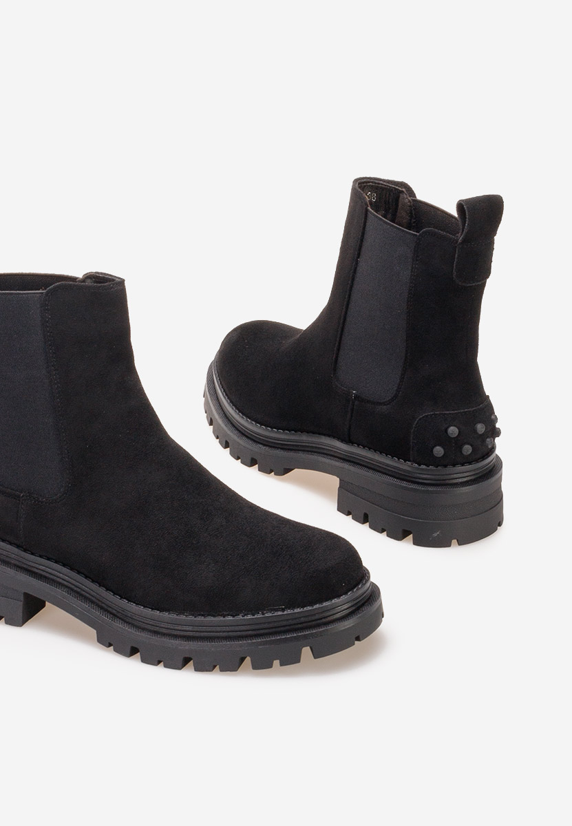 Chelsea polučizme Sallia crno