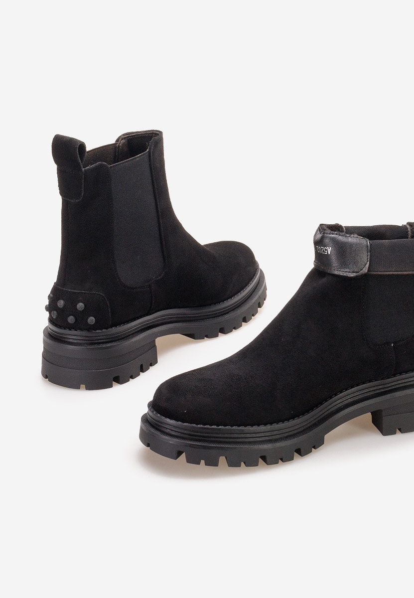 Chelsea polučizme Sallia crno