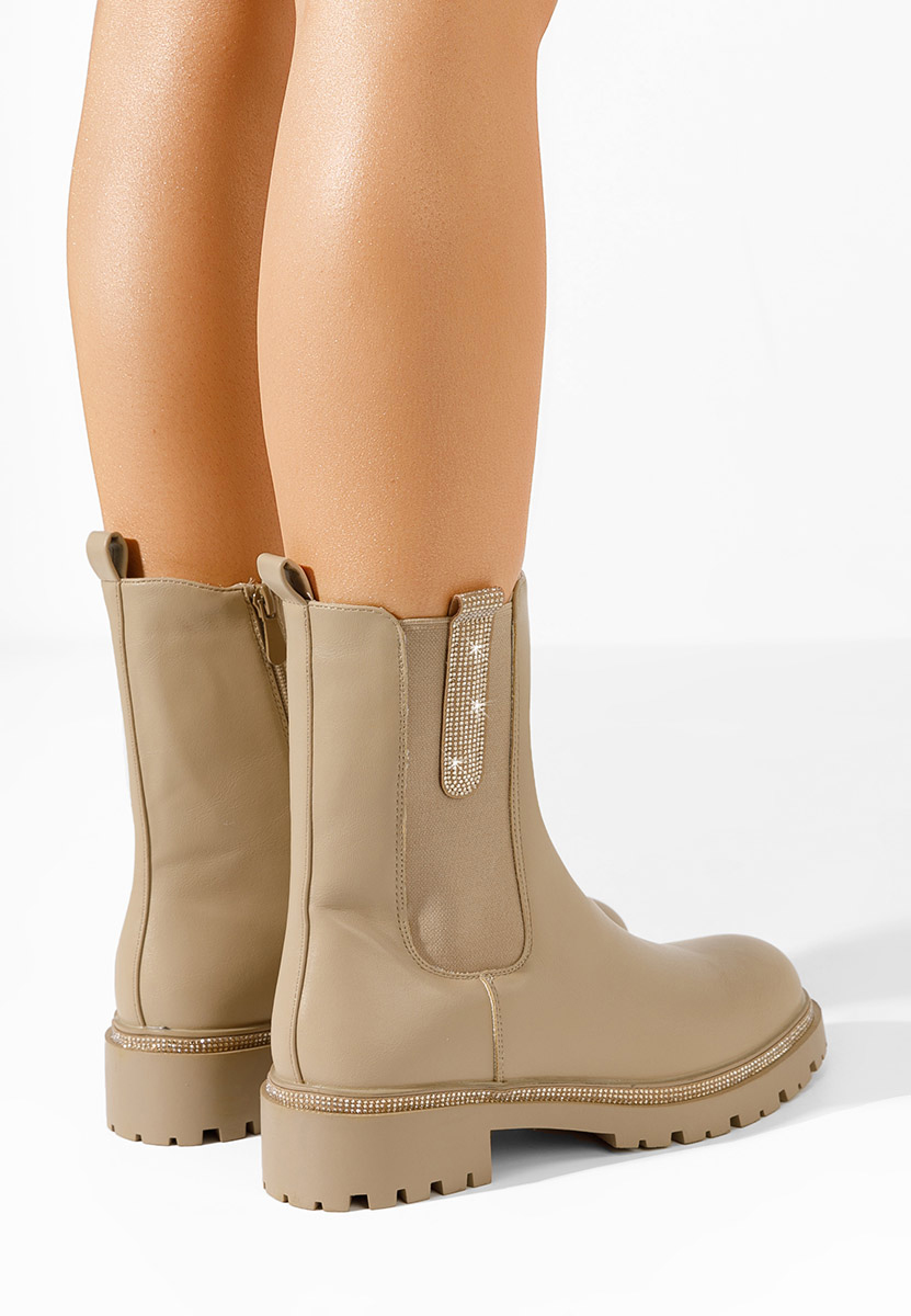 Chelsea polučizme Nellie kaki