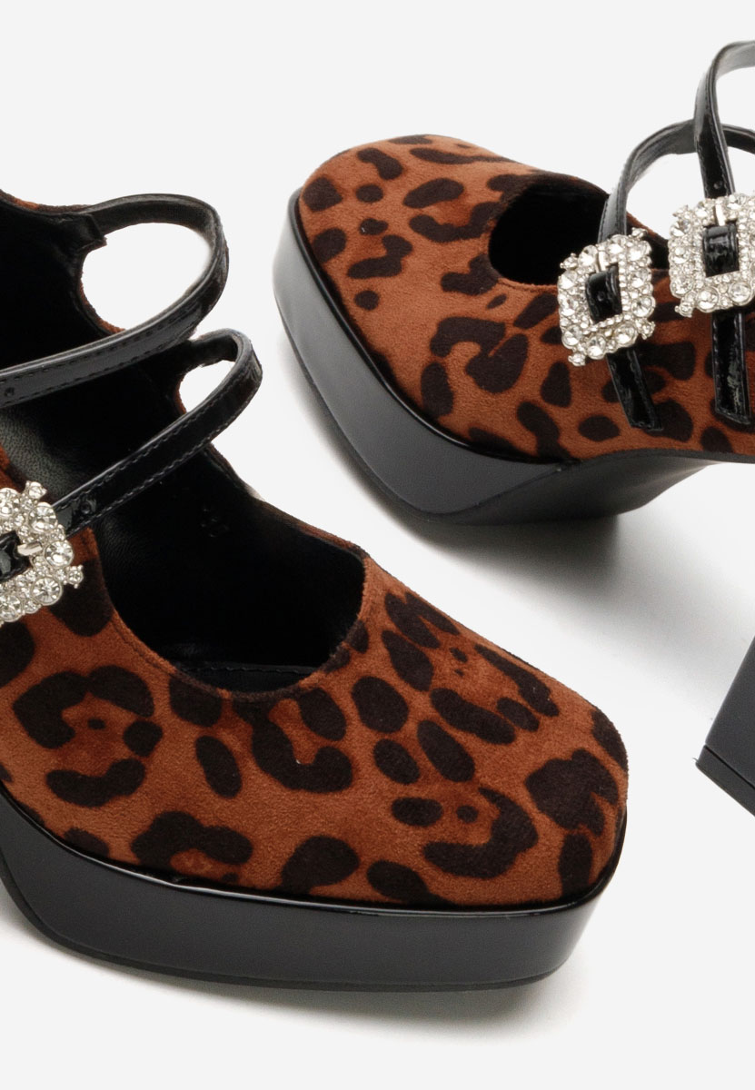 Salonke na blok petu Elany leopardi