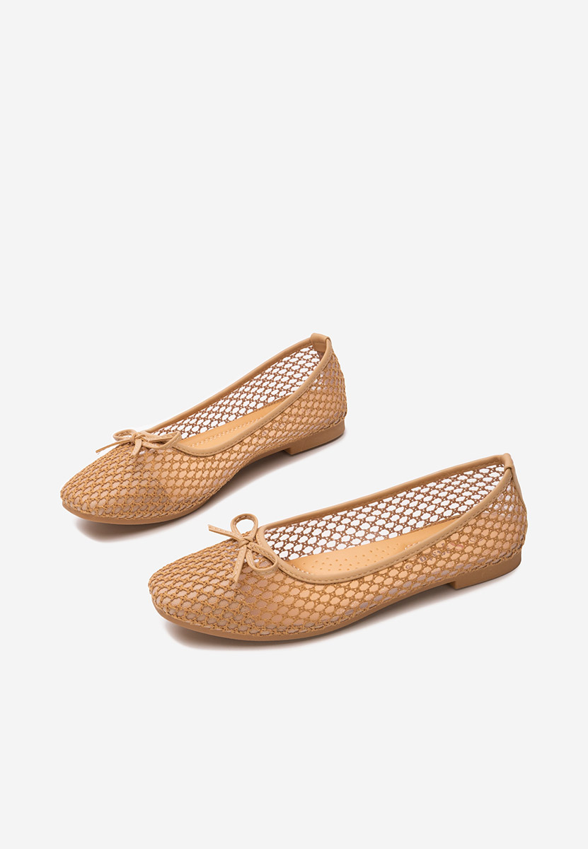 Balerine Roskakia kaki