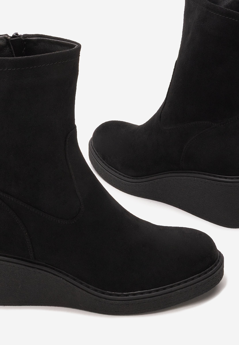 Polučizme na punu petu Lysara crno