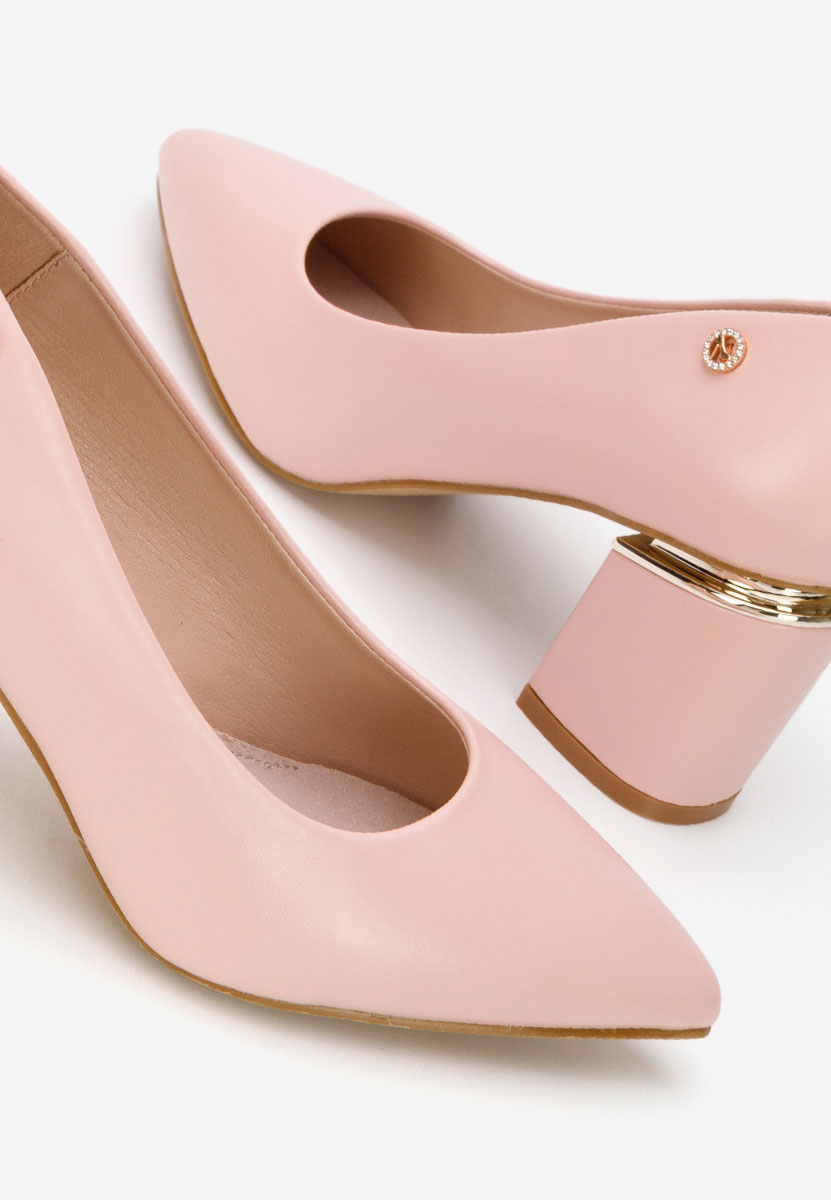 Salonke na blok petu Nelia V4 nude