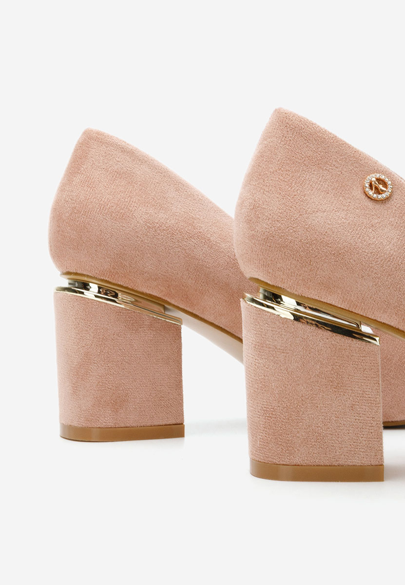 Salonke na blok petu Nelia V5 nude