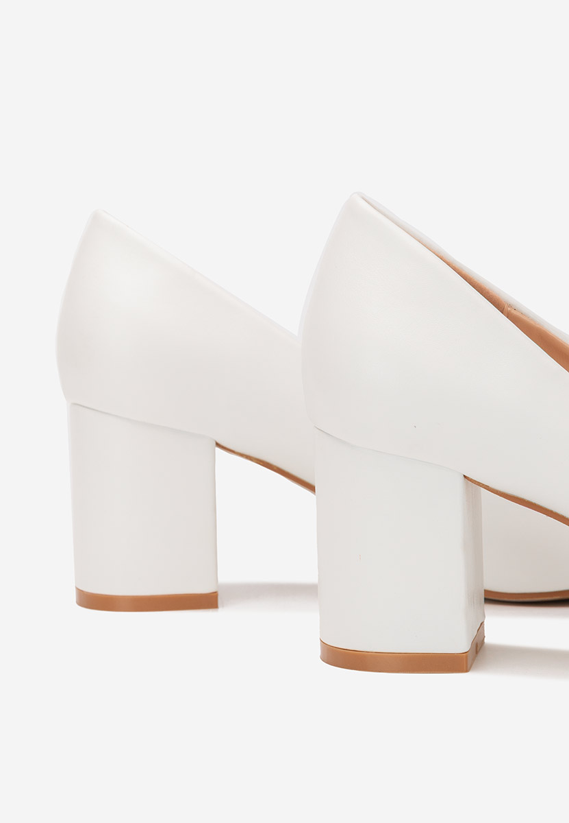 Salonke na blok petu Brivara bijele