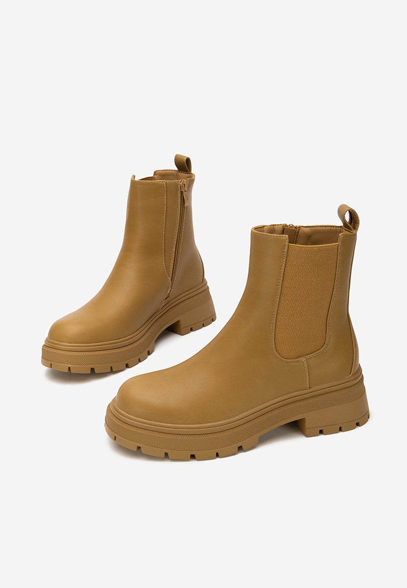 Chelsea polučizme Novria kaki