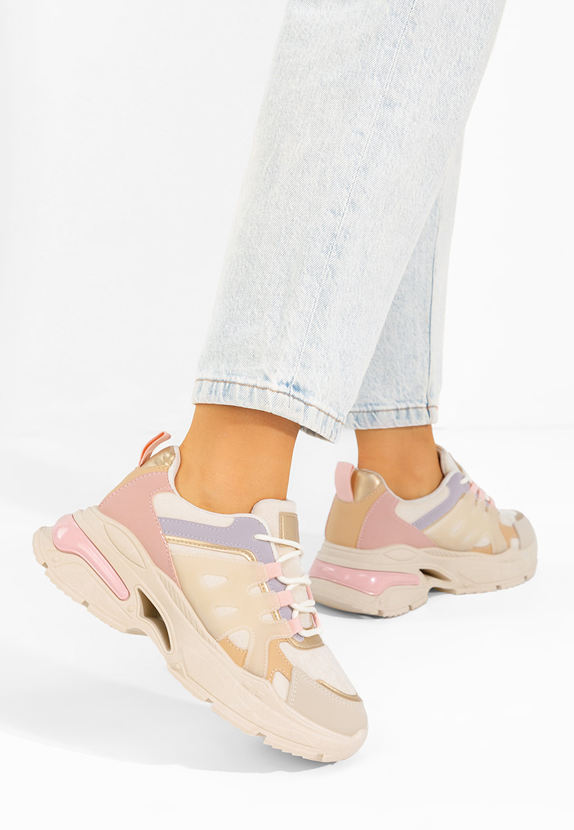 Tenisice na punu petu Alverisa Šareno