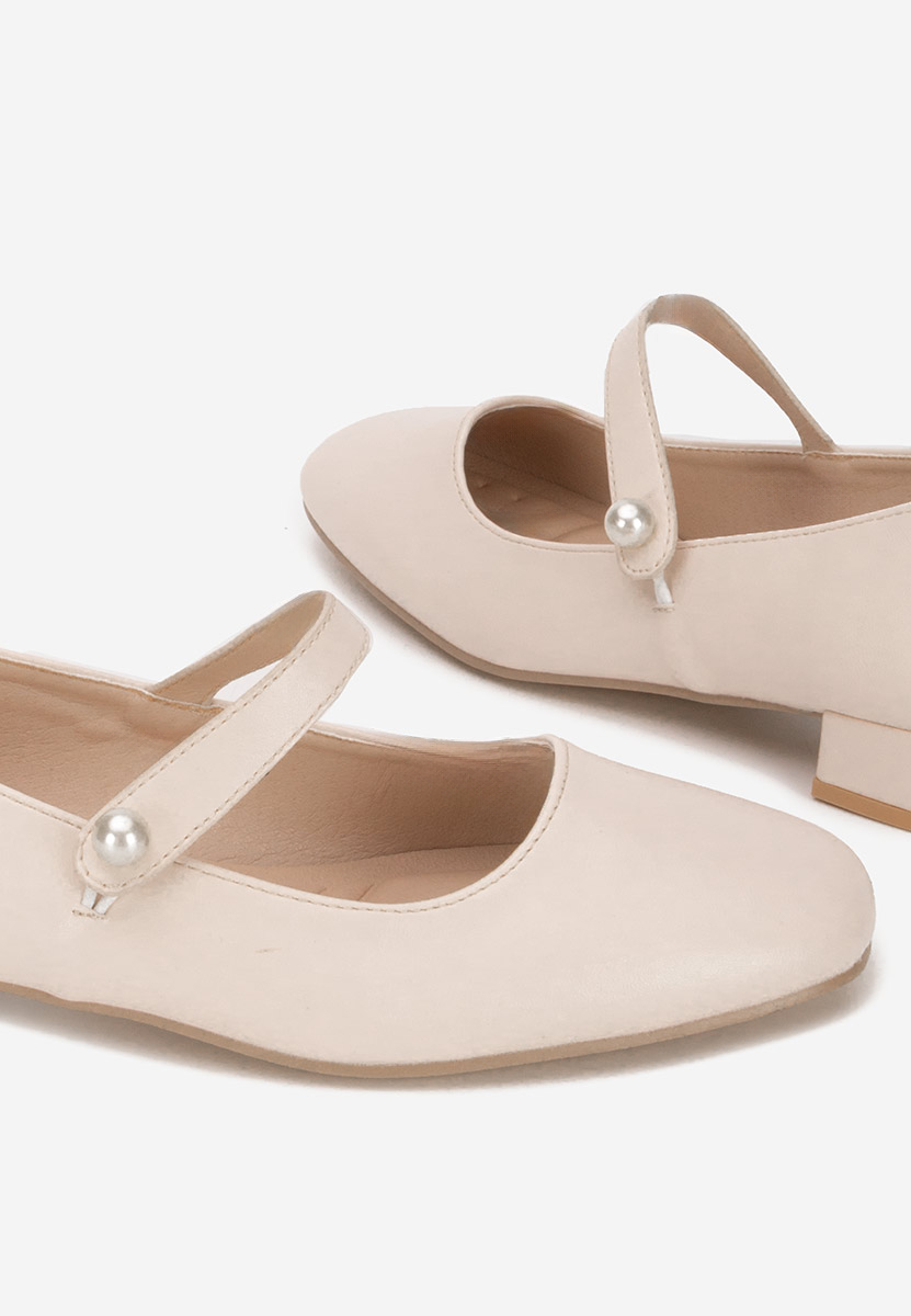 Salonke na malu petu Jenelle bež