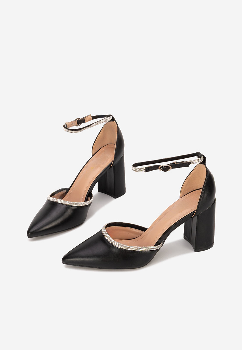 Elegantne cipele na petu Iustina crno