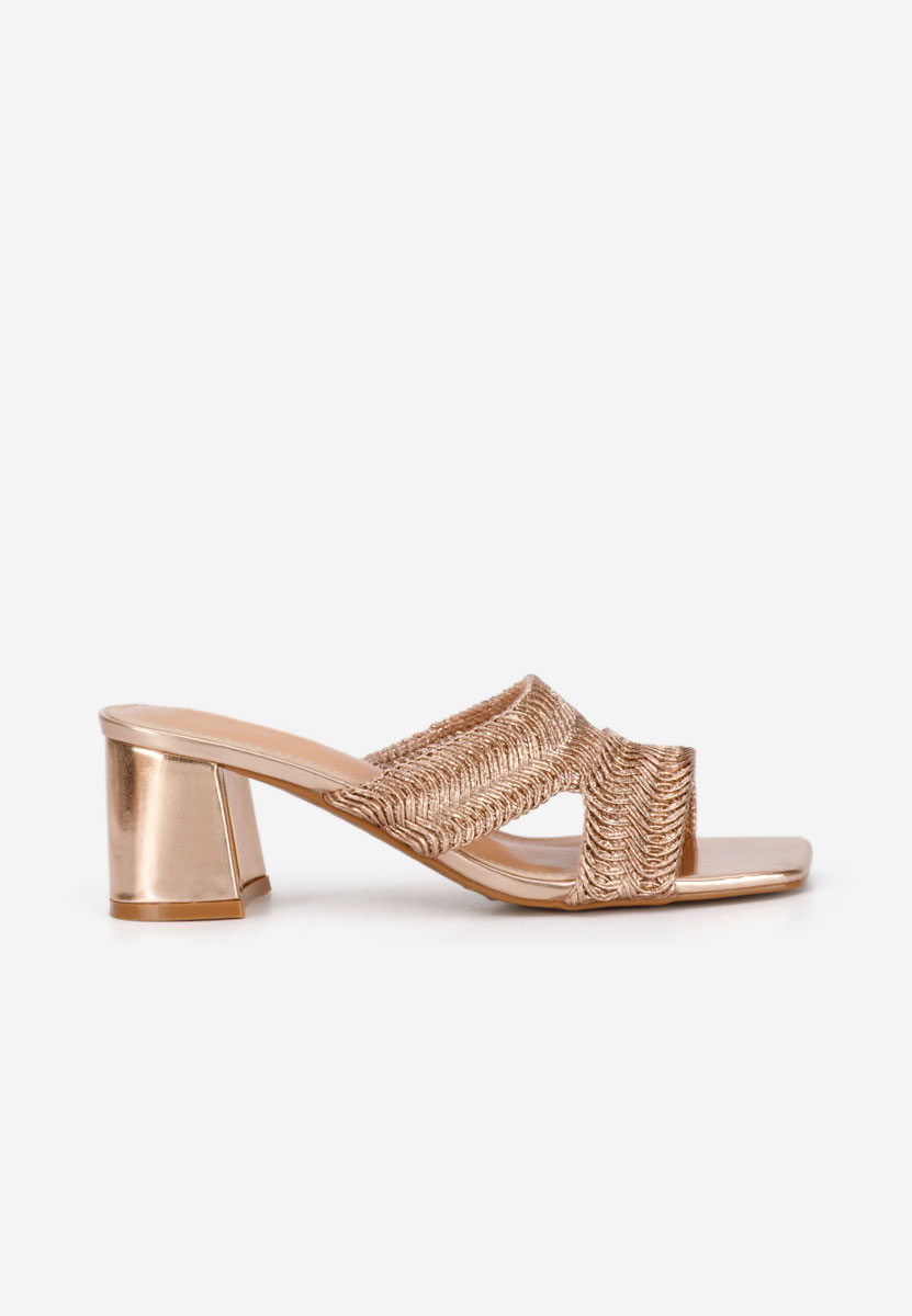 Papuče na petu Nely Šampanjac