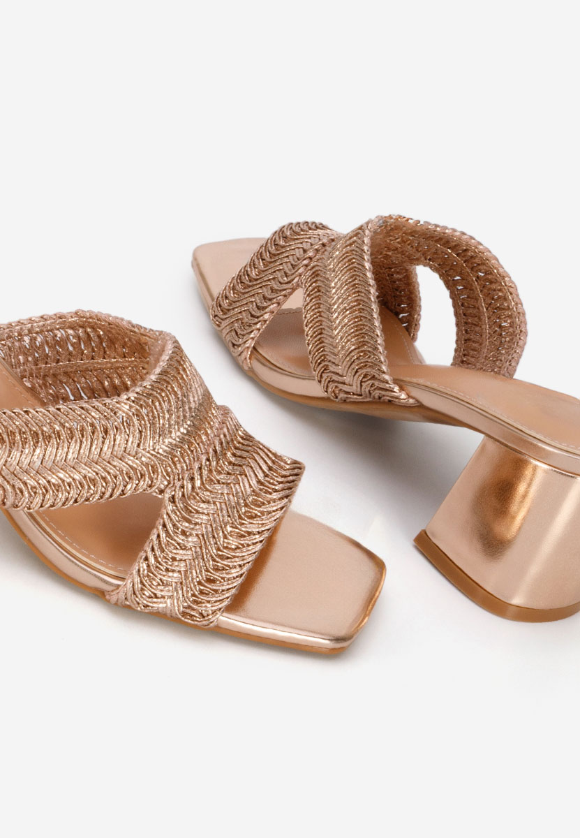 Papuče na petu Nely Šampanjac