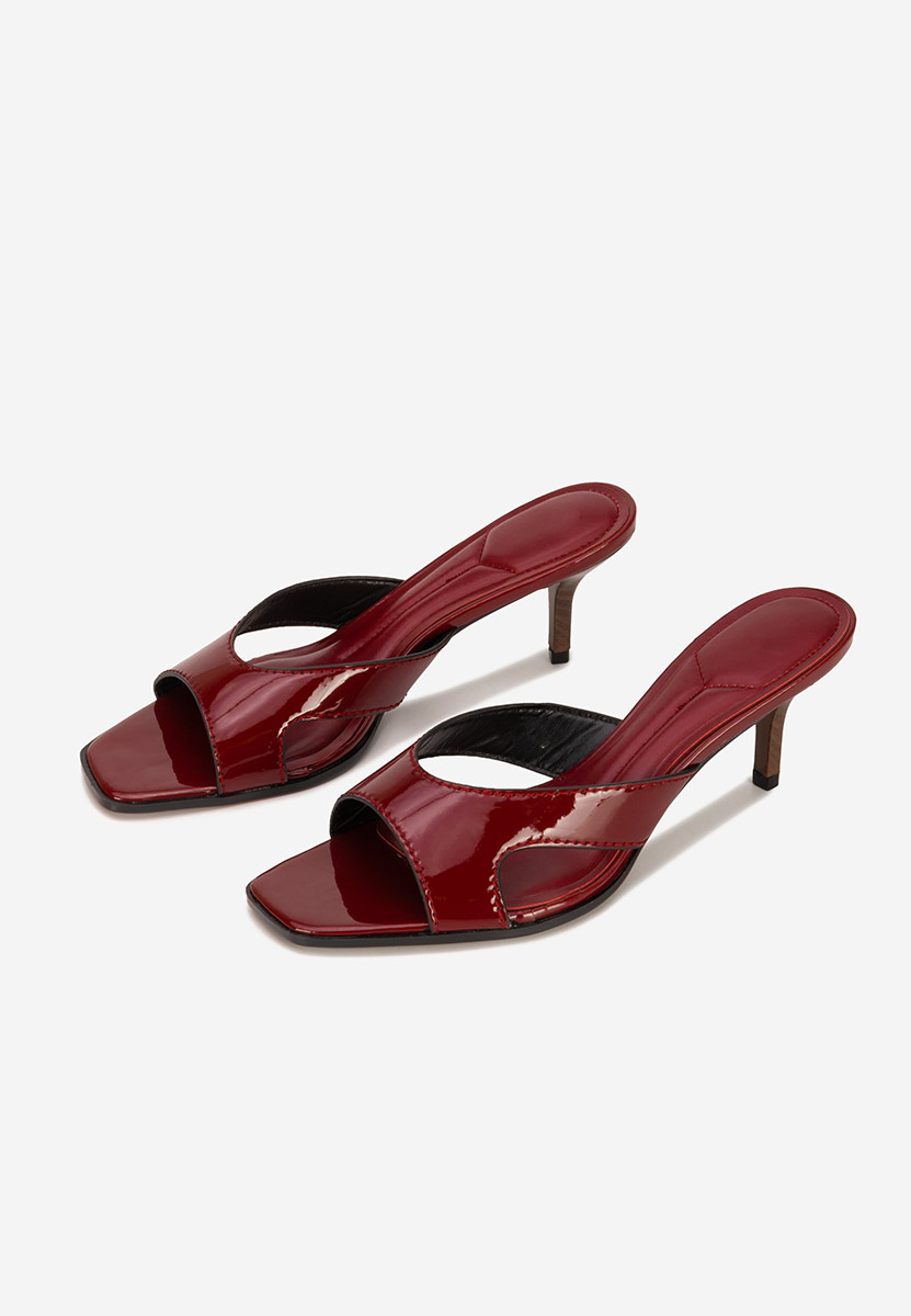 Papuče na petu Zinadia vinsko crvena