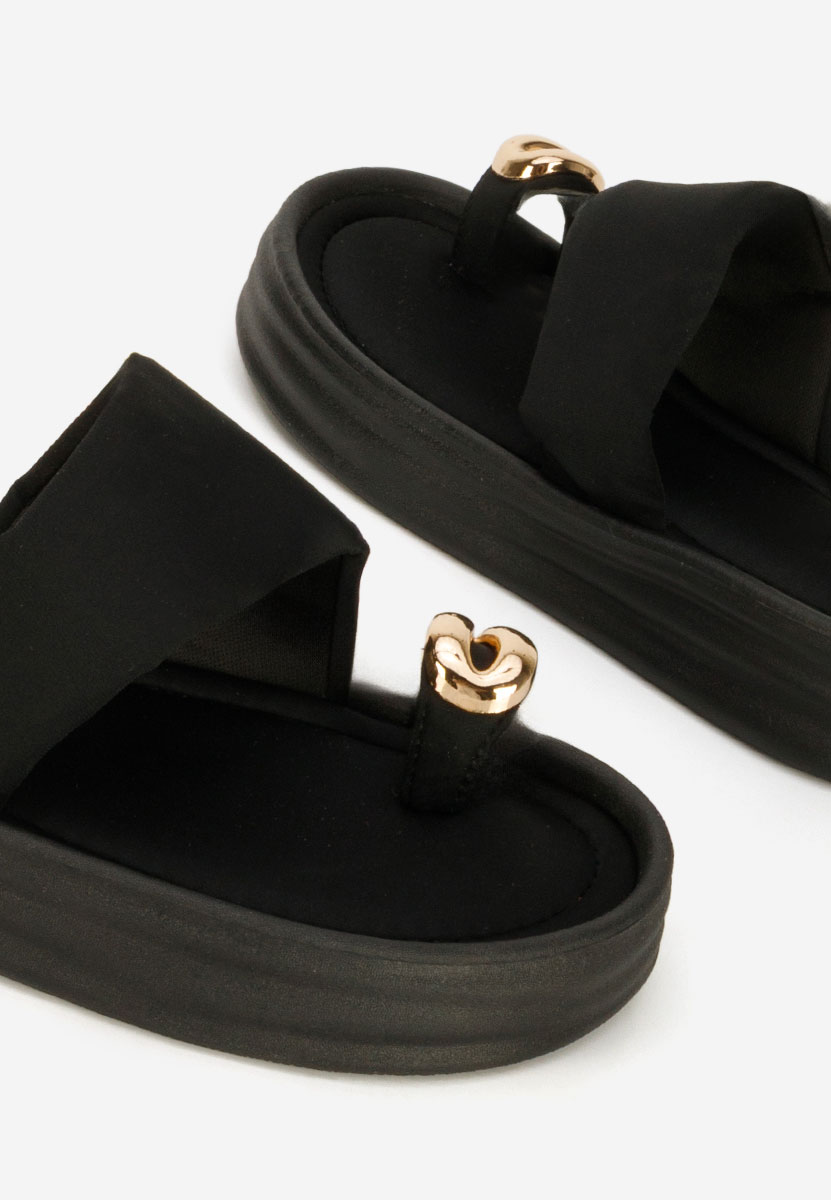 Papuče s platformom Alezzia crno